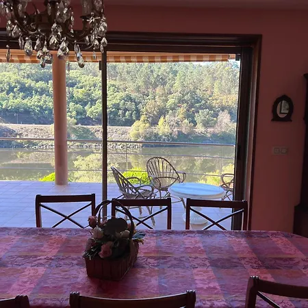 Casa Rio Mino