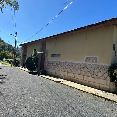 Casa Rio Mino Cortegada