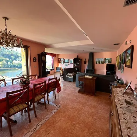 Casa Rio Mino Cortegada