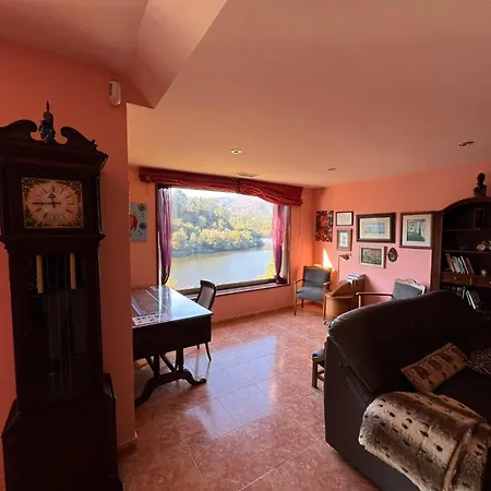 Casa Rio Mino Cortegada