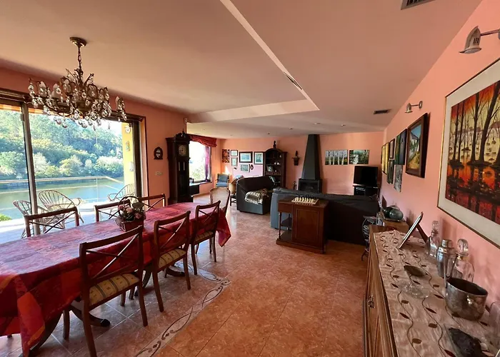 Casa Rio Mino Cortegada